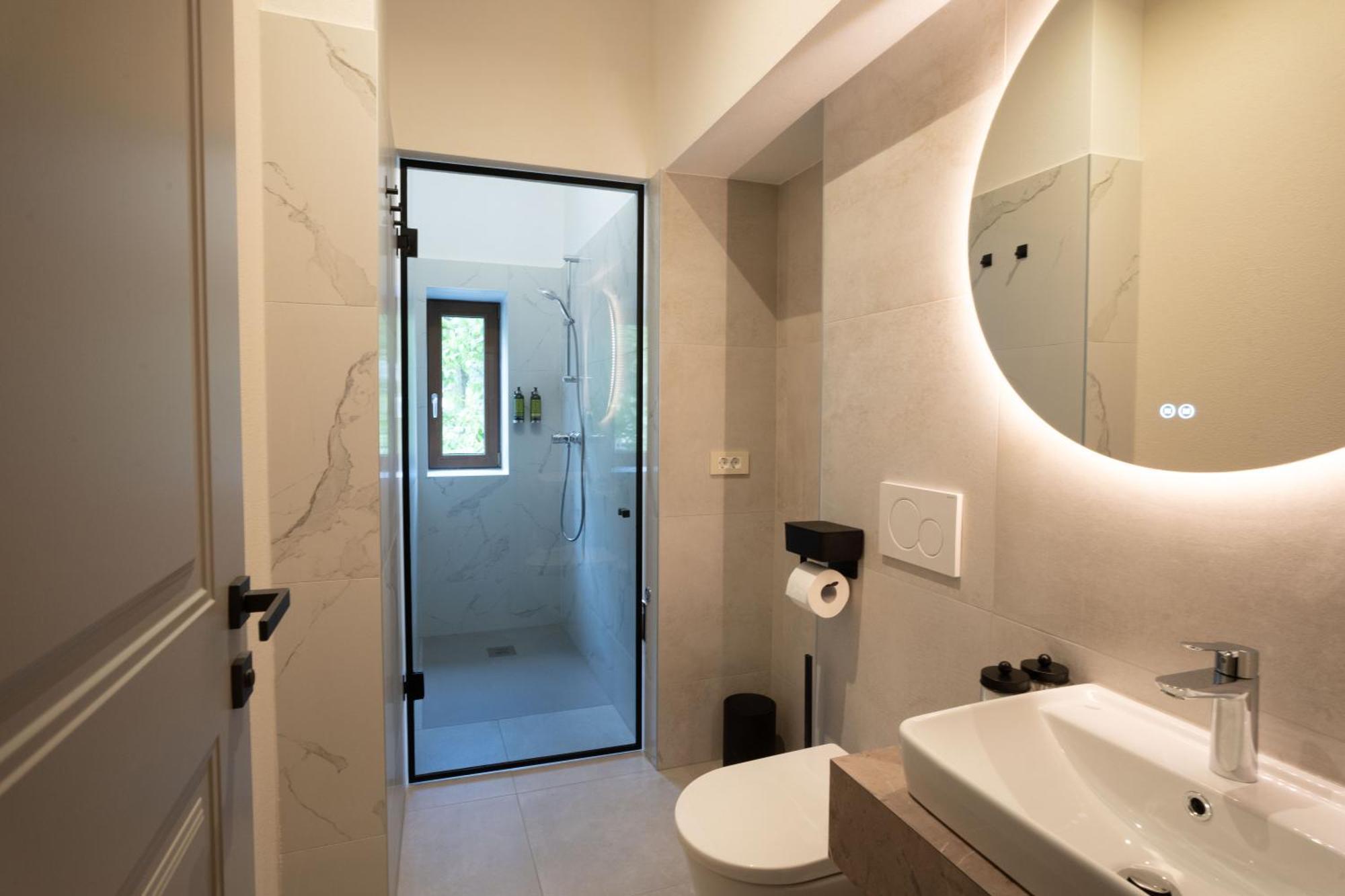 Kalan Boutique Stay Zirovnica Ruang foto
