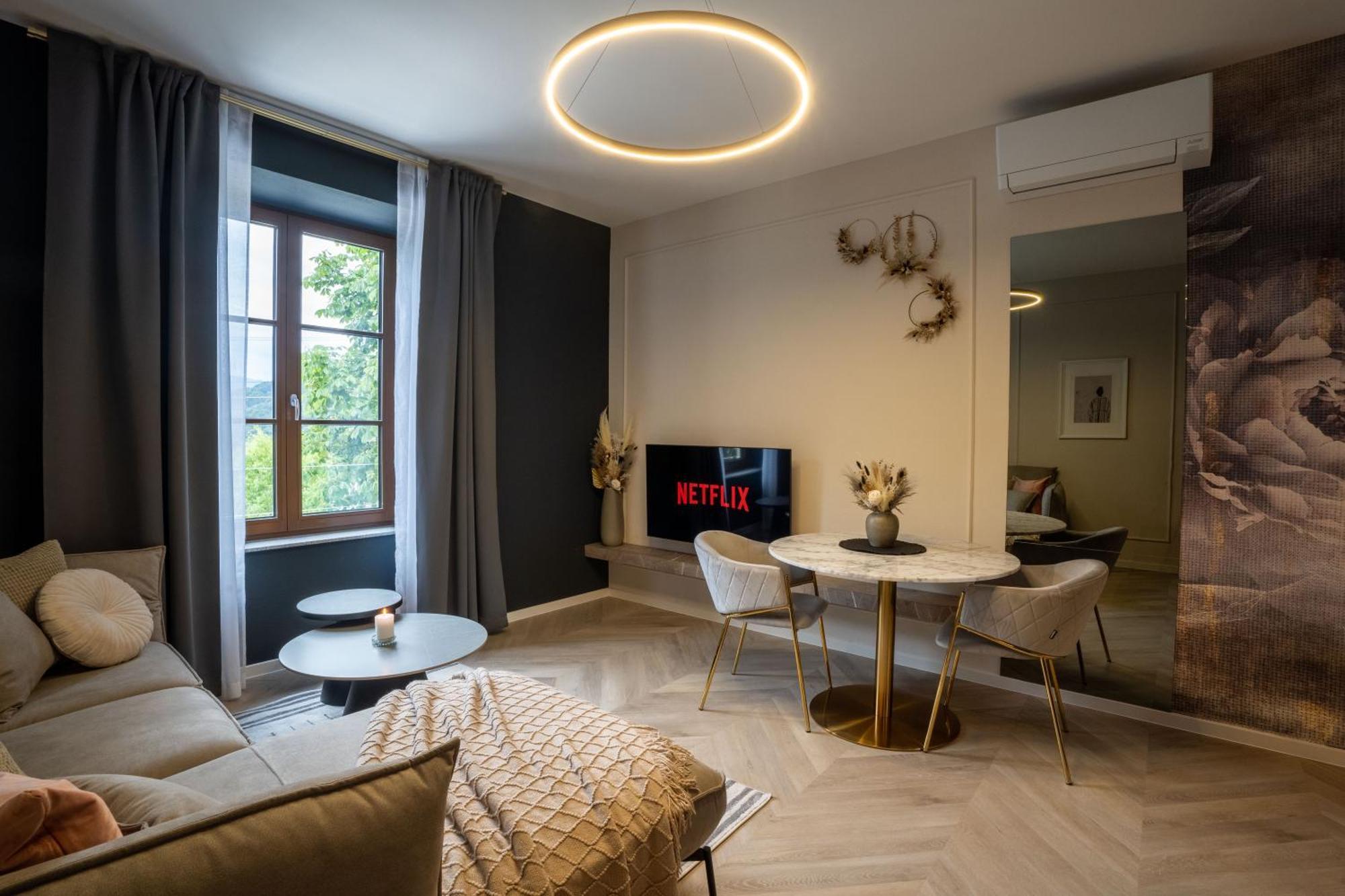 Kalan Boutique Stay Zirovnica Bagian luar foto