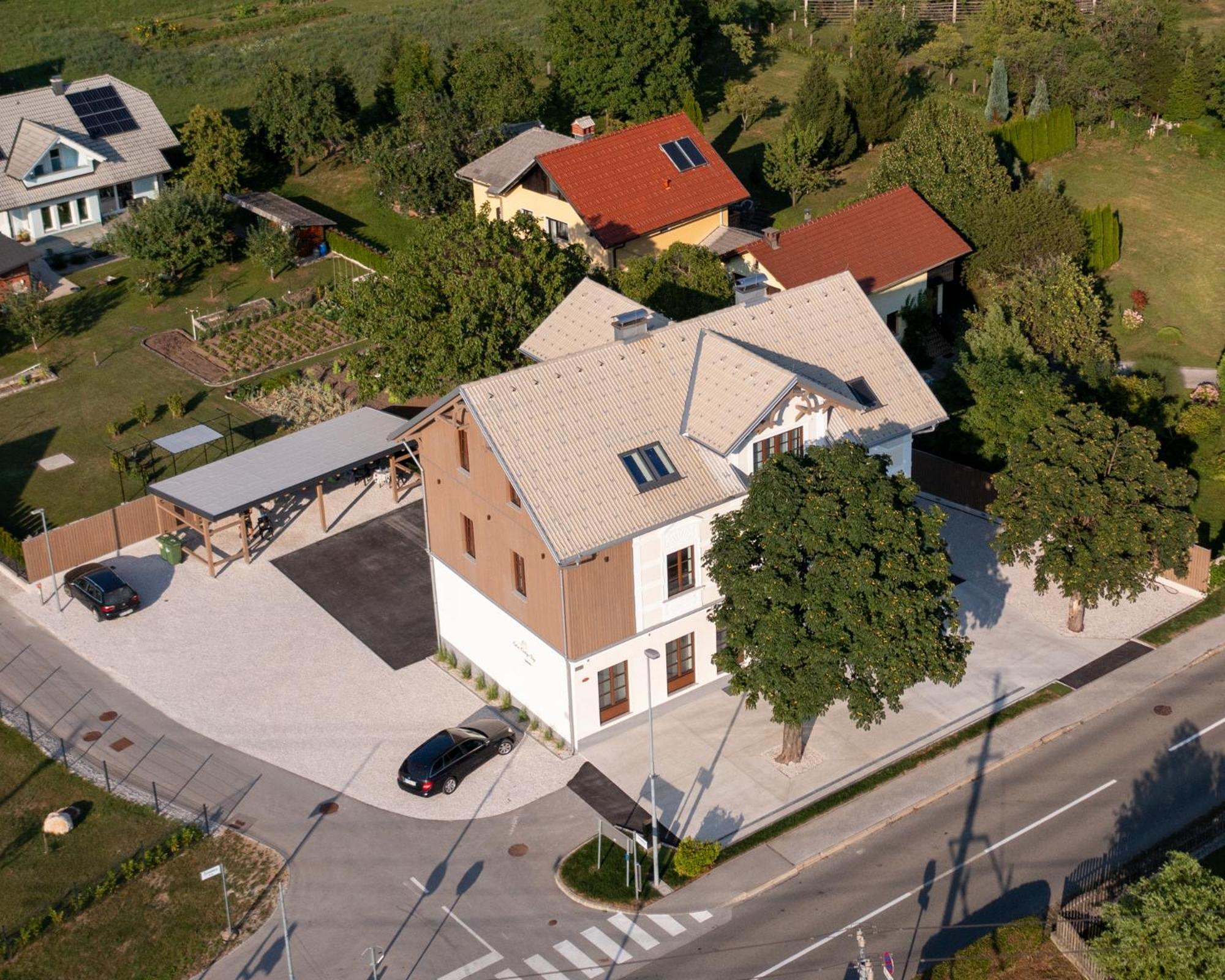 Kalan Boutique Stay Zirovnica Bagian luar foto